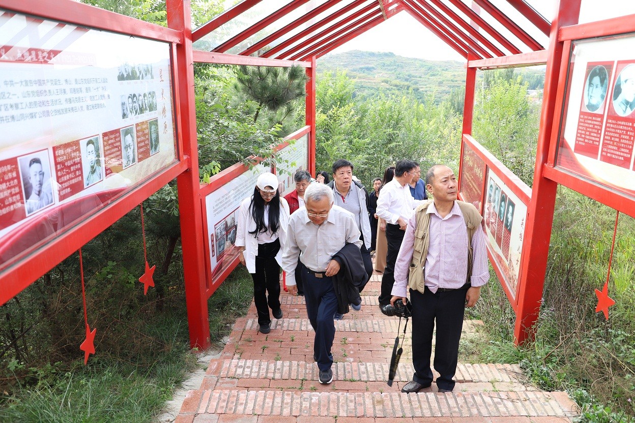 4、參觀黨史長廊_20220922182150